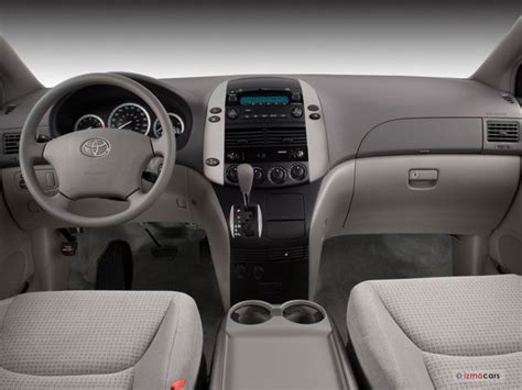 2008 toyota sienna interior.